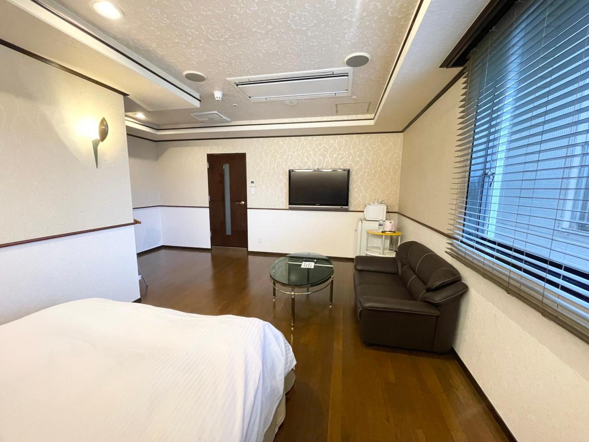Hotel Ritz Koshien Nishinomiya Bagian luar foto